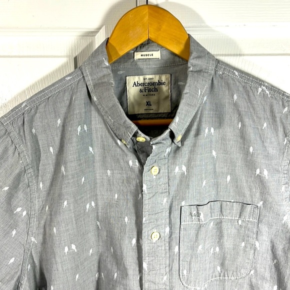 Abercrombie & Fitch button down shirt - Picture 2 of 6